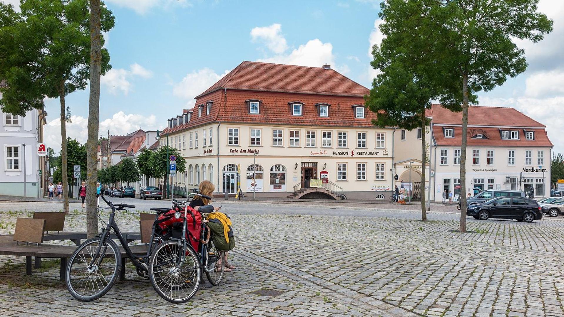 Pension Markt Neustrelitz Eksteriør billede